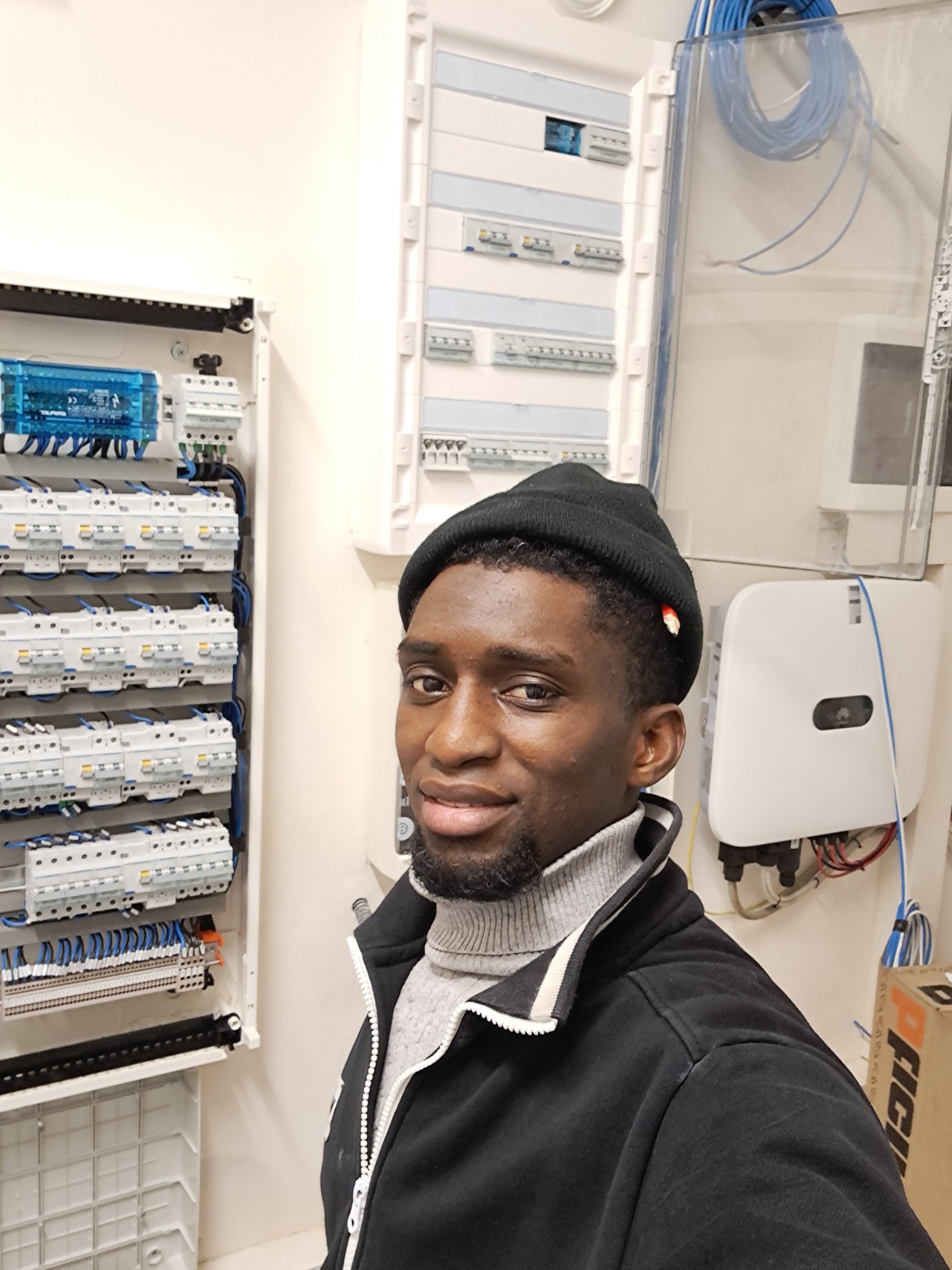 Solar inverter and battery